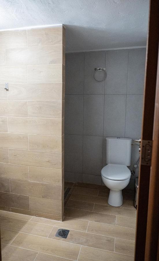 Este Luxury Apartments Kриопиги Екстериор снимка